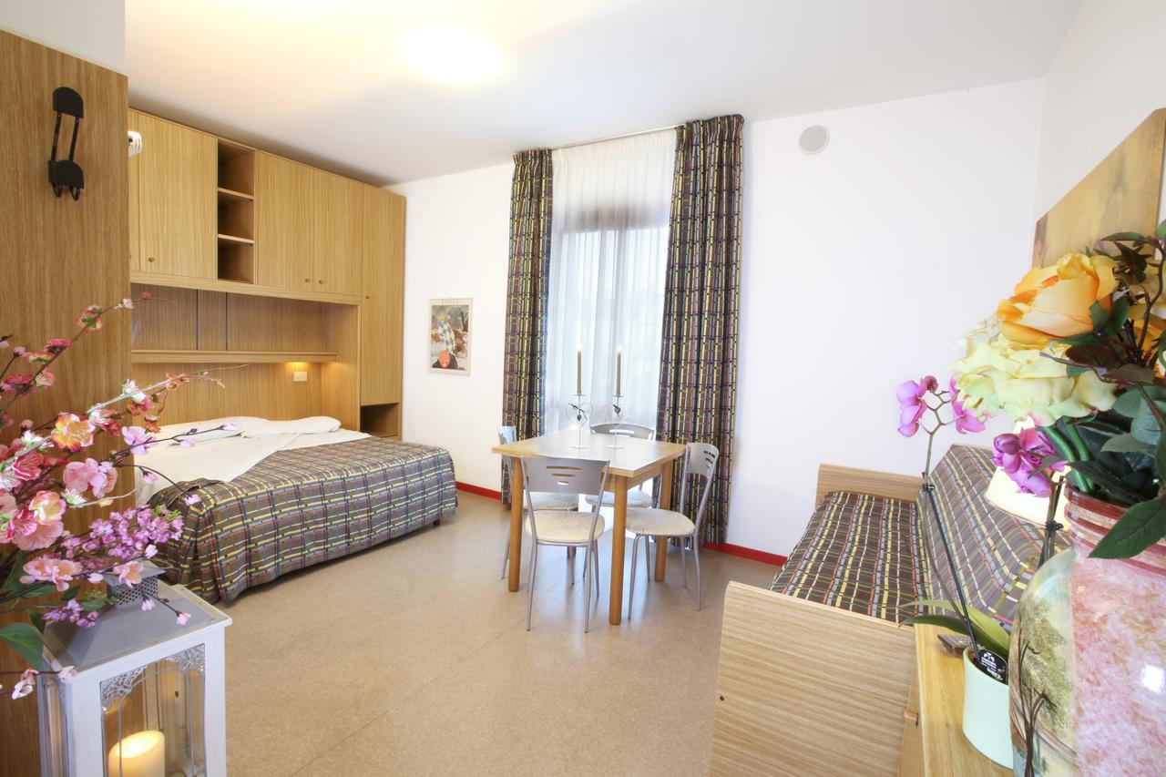Aparthotel Daina *